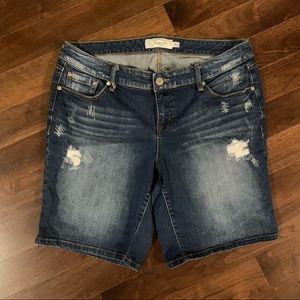 Torrid ripped Jean shorts - Size 16